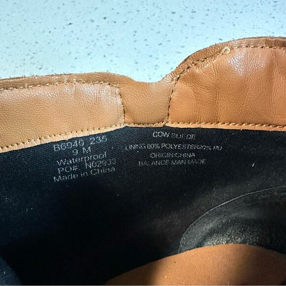 Blondo Waterproof Tan Suede Ankle Boots Booties 2.5” Heel Side Size 9 - Picture 3 of 11